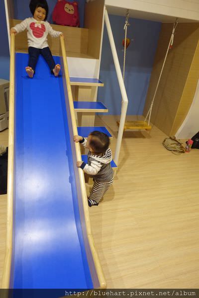 『宜蘭。住』孩子開心、媽媽放空的溜滑梯房間－彩虹園